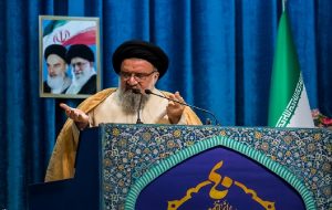 خاتمی: در نماز باران شرکت کنید/ دستگاه دیپلماسی از ترامپ شکایت کند