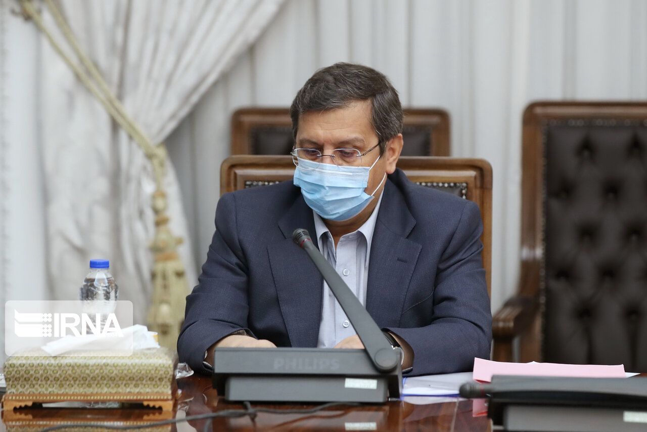 همتی: استفاده از روش تهاتر نفت با کالاهای اساسی گسترش مییابد همتی: استفاده از روش تهاتر نفت با کالاهای اساسی گسترش مییابد