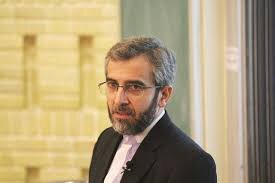 گفت و گوی رو در روی باقری با زندانیان از جمله نسرین ستوده و کایلی مور گیلبرت گفت و گوی رو در روی باقری با زندانیان از جمله نسرین ستوده و کایلی مور گیلبرت