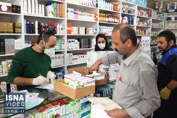 ماسک ۱۳۰۰ تومانی در داروخانهها / افزایش قیمتها و بحران اقتصادی داروسازان ماسک ۱۳۰۰ تومانی در داروخانهها / افزایش قیمتها و بحران اقتصادی داروسازان