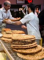 جدال نان و کرونا در نانوایی ها