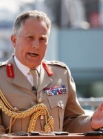 رئیس ستاد دفاعی انگلیس: پاندمی کرونا جهان را در آستانه خطر جنگ سوم جهانی قرار می‌دهد