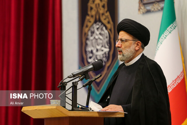 نشاط، صداقت و آرمانخواهی از ویژگیهای جوان دانشجو است نشاط، صداقت و آرمانخواهی از ویژگیهای جوان دانشجو است