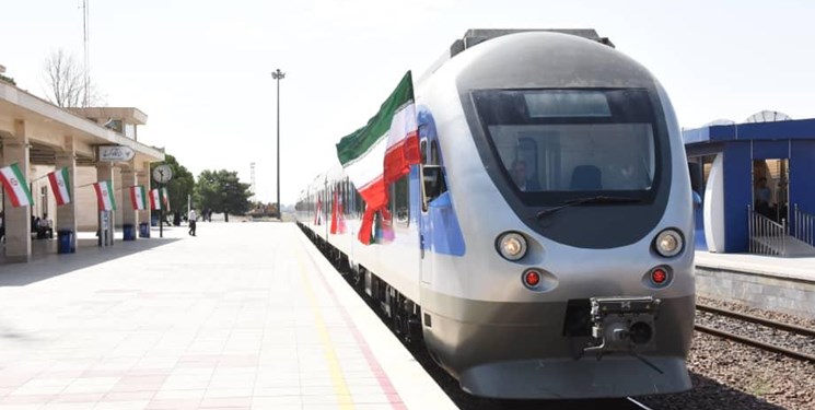 سوت قطار بهار ۱۴۰۰ در انزلی شنیده میشود سوت قطار بهار ۱۴۰۰ در انزلی شنیده میشود