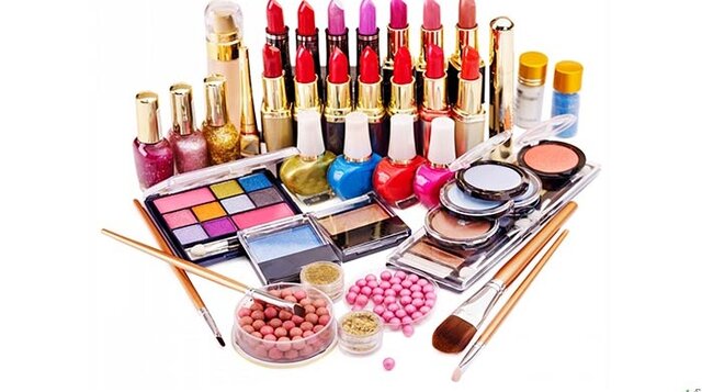 آیا وزارت صمت از لغو ممنوعیت واردات لوازم آرایشی عقب نشینی میکند؟ آیا وزارت صمت از لغو ممنوعیت واردات لوازم آرایشی عقب نشینی میکند؟