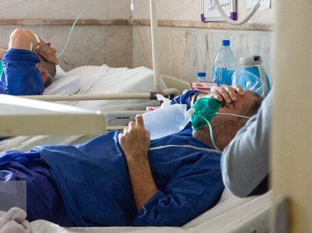 افزایش ابتلا به کرونا در ۲ رده سنی/نتیجه عادی انگاریها تا دو هفته دیگر افزایش ابتلا به کرونا در ۲ رده سنی/نتیجه عادی انگاریها تا دو هفته دیگر