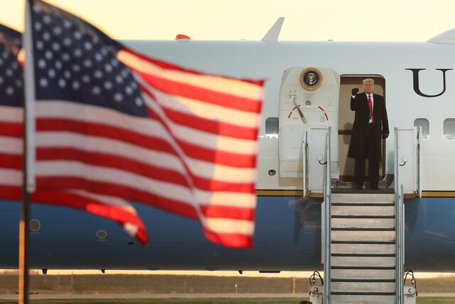 بلومبرگ: دونالد ترامپ صبح چهارشنبه با “ایرفورس‌ وان” به فلوریدا می‌رود