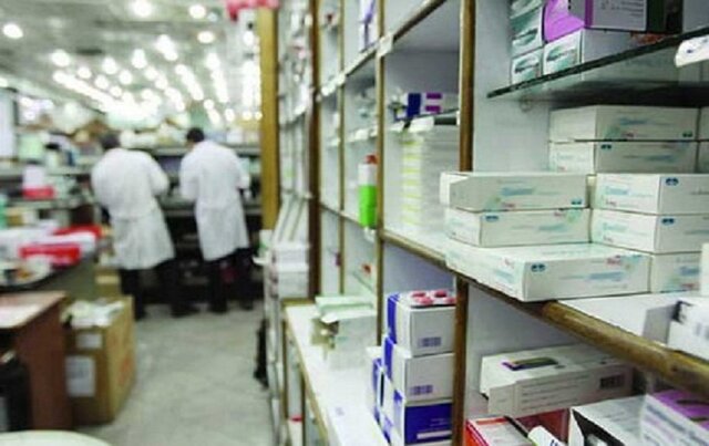 انتقاد از شکایت صنف خرازی درباره ممنوع شدن عرضه محصولات آرایشی و بهداشتی در داروخانهها انتقاد از شکایت صنف خرازی درباره ممنوع شدن عرضه محصولات آرایشی و بهداشتی در داروخانهها