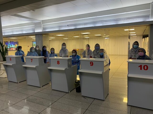 غربالگری کرونایی مسافران فرودگاه امام(ره) از سوی هلال احمر غربالگری کرونایی مسافران فرودگاه امام(ره) از سوی هلال احمر