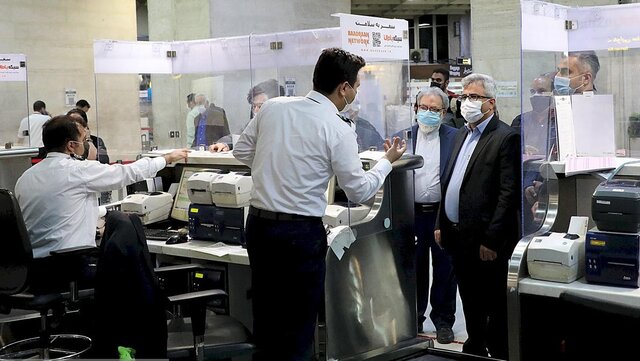 مسافران پروتکلهای بهداشتی را رعایت کردند مسافران پروتکلهای بهداشتی را رعایت کردند