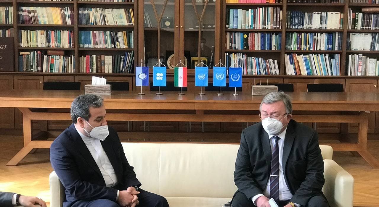 عراقچی با نماینده روسیه در سازمانهای بین المللی دیدار کرد عراقچی با نماینده روسیه در سازمانهای بین المللی دیدار کرد