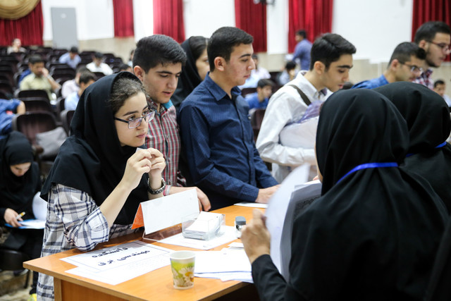 آغاز صدور کارنامه فرهنگی برای دانشجویان/توقف طرح ایجاد رادیوی دانشجویی