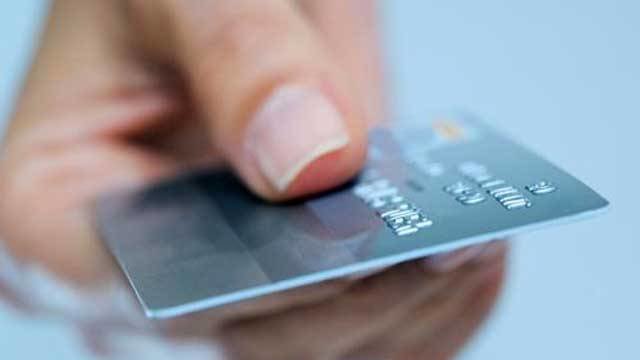 فعلا یک بانک کارت اعتباری ۷ میلیونی صادر می کند فعلا یک بانک کارت اعتباری ۷ میلیونی صادر می کند