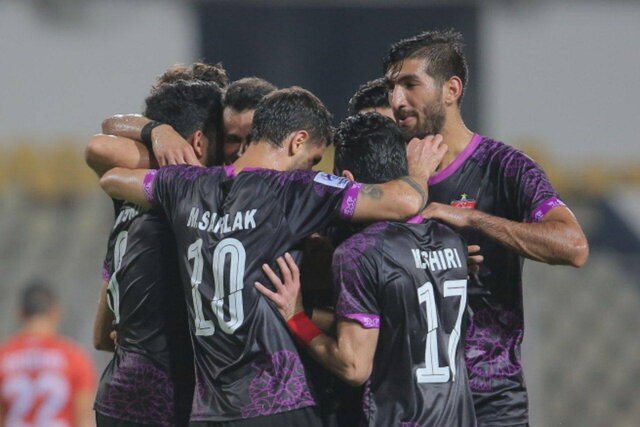 اعتراض بازیکنان پرسپولیس به خاطر پرداخت نشدن مطالباتشان اعتراض بازیکنان پرسپولیس به خاطر پرداخت نشدن مطالباتشان