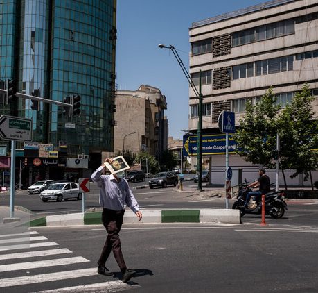 افزایش غلظت ازن در تهران طی روزهای اخیر/گروههای حساس از حضور در فضای باز خودداری کنند افزایش غلظت ازن در تهران طی روزهای اخیر/گروههای حساس از حضور در فضای باز خودداری کنند
