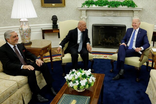 بایدن در دیدار با غنی: آینده افغانستان به مردم این کشور بستگی دارد بایدن در دیدار با غنی: آینده افغانستان به مردم این کشور بستگی دارد