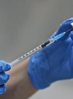 دستور وزیر بهداشت برای واکسیناسیون کارمندان بانک ها