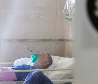 لیست انتظار کروناییها برای ورود به ICU/تاخیر بیشتر در آغاز تعطیلی جایز نیست لیست انتظار کروناییها برای ورود به ICU/تاخیر بیشتر در آغاز تعطیلی جایز نیست