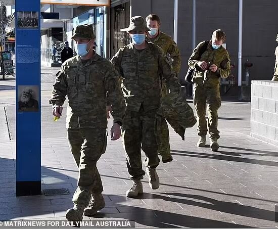 ارتش استرالیا برای اعمال سفت و سخت‌ترین تدابیر قرنطینه‌ای به خیابان‌ها آمد