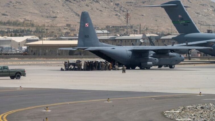 طالبان متهم به ممانعت از خروج شش هواپیمای آمریکایی شد