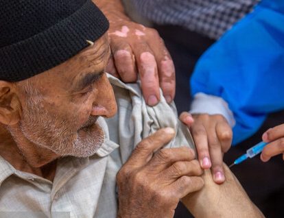 سنین بالای ۶۰ سال ۲۸ روز پس از تزریق دز دوم واکسن کرونا، برای تزریق دُز اضافه اقدام کنند