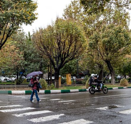 کاهش دما و بارش باران و برف در تهران