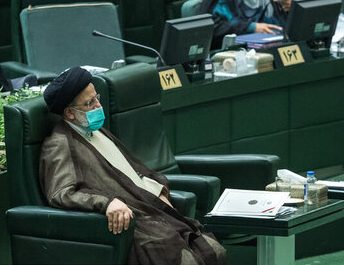 رئیسی فردا برای تقدیم لایحه بودجه ۱۴۰۱ به مجلس میرود رئیسی فردا برای تقدیم لایحه بودجه ۱۴۰۱ به مجلس میرود