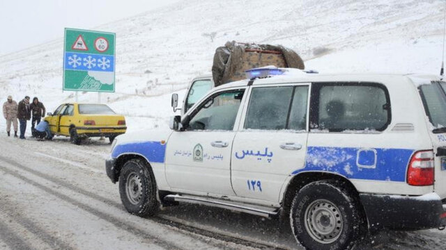برف و باران در جادههای ۳ استان/ ترافیک در ۲ جاده منتهی به تهران برف و باران در جادههای ۳ استان/ ترافیک در ۲ جاده منتهی به تهران