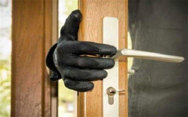 واکنش همتی به حذف ارز ۴۲۰۰ واکنش همتی به حذف ارز ۴۲۰۰