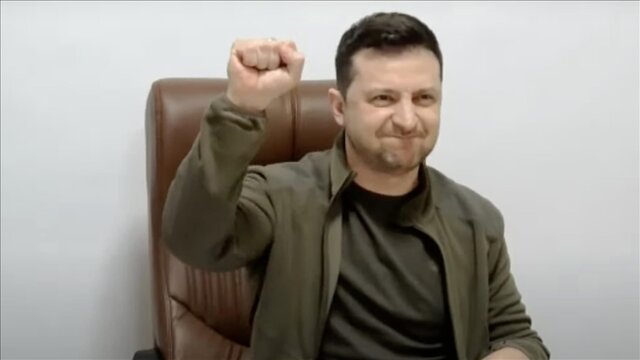 زلنسکی: من اینجا هستم، اینجا مال من است و آن را رها نمیکنم زلنسکی: من اینجا هستم، اینجا مال من است و آن را رها نمیکنم