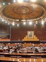 پارلمان پاکستان باز هم رای عدم اعتماد به عمران خان را به تعویق انداخت