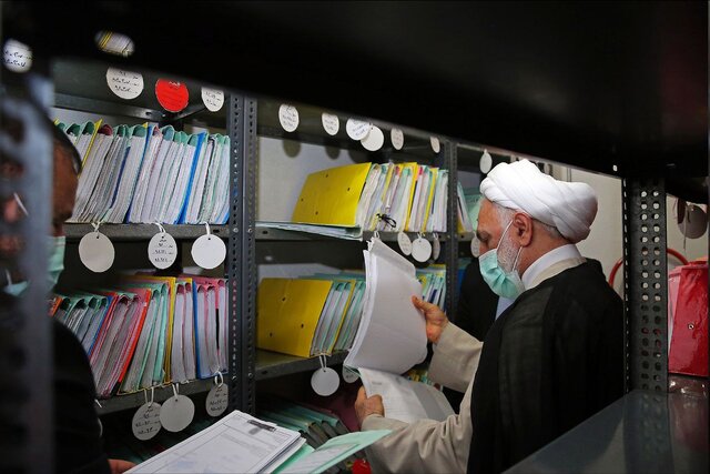 مسئول رسیدگی قضایی، شخص “قاضی” است/ “ضابط” باید در کنار قاضی قرار گیرد مسئول رسیدگی قضایی، شخص “قاضی” است/ “ضابط” باید در کنار قاضی قرار گیرد
