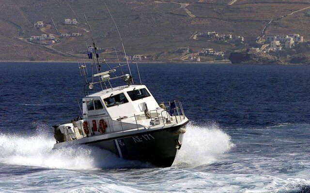 عملیات جستجوی سرنشینان قایق واژگون شده در آبهای یونان