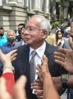 نخست‌وزیر سابق مالزی راهی زندان شد
