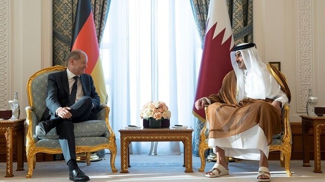 دیدار امیر قطر و شولتس در دوحه