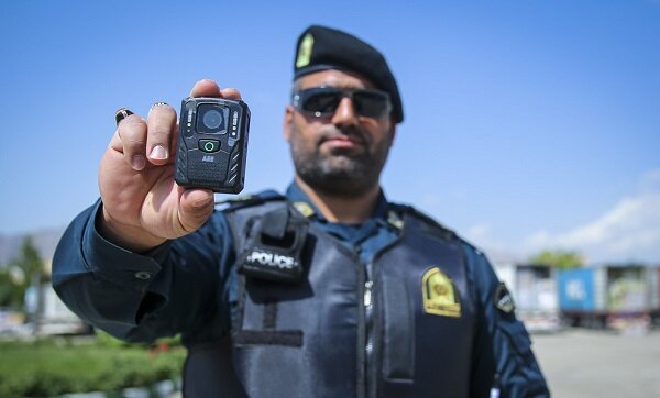 قول نمایندگان مجلس برای تامین اعتبار خرید دوربین البسه پلیس قول نمایندگان مجلس برای تامین اعتبار خرید دوربین البسه پلیس