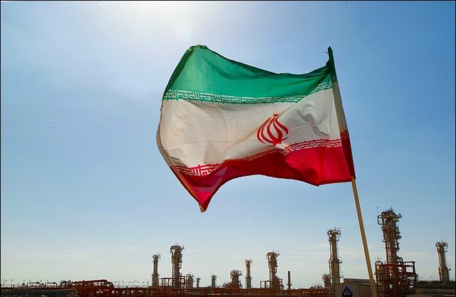 مذاکرات فشرده با مشتریان جدید برای صادرات نفت/استقرار تیم فنی شرکتهای روس در تهران مذاکرات فشرده با مشتریان جدید برای صادرات نفت/استقرار تیم فنی شرکتهای روس در تهران