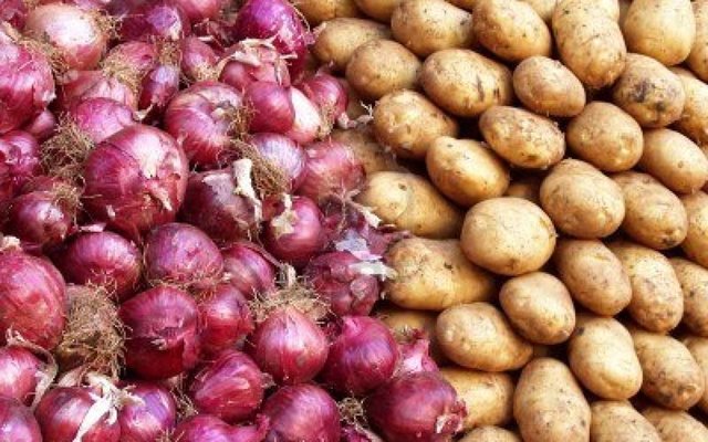 صادرات سیبزمینی، پیاز و گوجه فرنگی مشمول عوارض شد صادرات سیبزمینی، پیاز و گوجه فرنگی مشمول عوارض شد