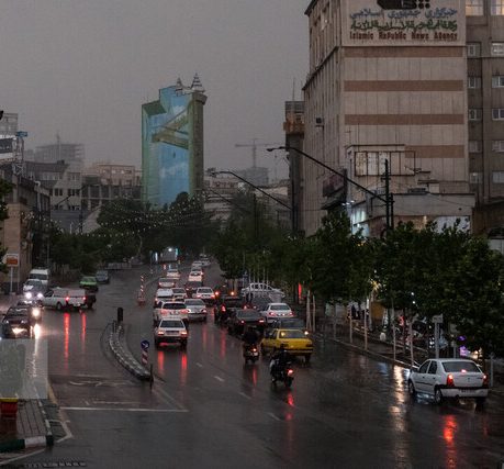 رگبار باران و وزش باد شدید در بیشتر استانهای کشور رگبار باران و وزش باد شدید در بیشتر استانهای کشور