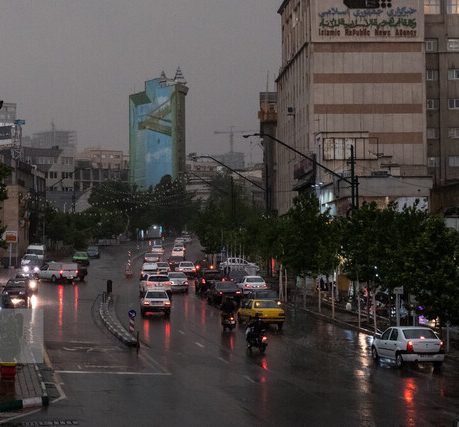 رگبار باران و وزش باد شدید در بیشتر استان‌های کشور