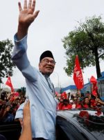رهبر مخالفان، نخست وزیر مالزی شد