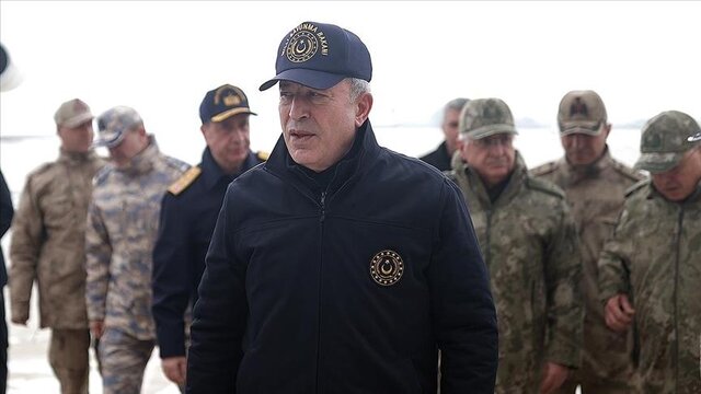 بازدید وزیر دفاع ترکیه از واحدهای خط مرزی عراق
