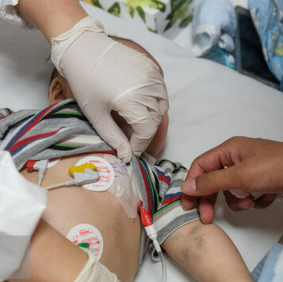 هشدار رئیس بیمارستان علی‌اصغر درباره «شیوع عفونت میکروبی با پنوموکوک در کودکان»