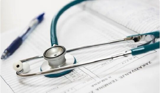 «ویزیت گروهی بیماران» از سوی پزشکان تخلف است