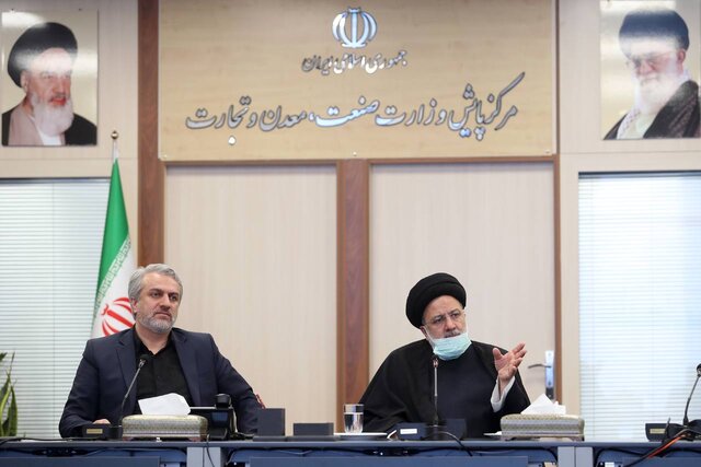 تاکید بر شکستن انحصار و رقابتی کردن خودروسازی در کشور تاکید بر شکستن انحصار و رقابتی کردن خودروسازی در کشور