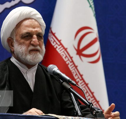 رهبر انقلاب دست چدنی پشت دست مخملی را برای مردم افشا کردند رهبر انقلاب دست چدنی پشت دست مخملی را برای مردم افشا کردند