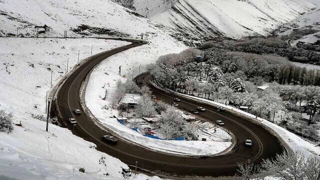 برف و باران در جادههای ۷ استان کشور/ ترافیک پرحجم در مقاطعی از آزادراه تهران – کرج – قزوین برف و باران در جادههای ۷ استان کشور/ ترافیک پرحجم در مقاطعی از آزادراه تهران – کرج – قزوین
