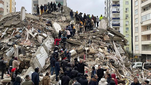 سازمان جهانی بهداشت: آمار قربانیان زلزله ترکیه-سوریه ممکن است ۸ برابر شود