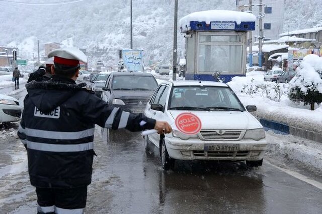جادههای شمالی درگیر برف/ ترافیک سنگین در آزادراه قزوین-کرج جادههای شمالی درگیر برف/ ترافیک سنگین در آزادراه قزوین-کرج