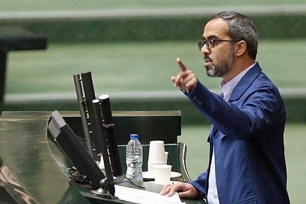 ایزدخواه: سیاستهای غلط ارزی باید اصلاح شود ایزدخواه: سیاستهای غلط ارزی باید اصلاح شود